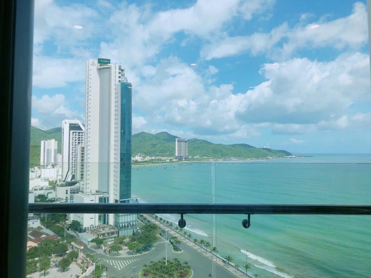 Scenia Bay Oceanfront By Housing Lejlighed Nha Trang Eksteriør billede