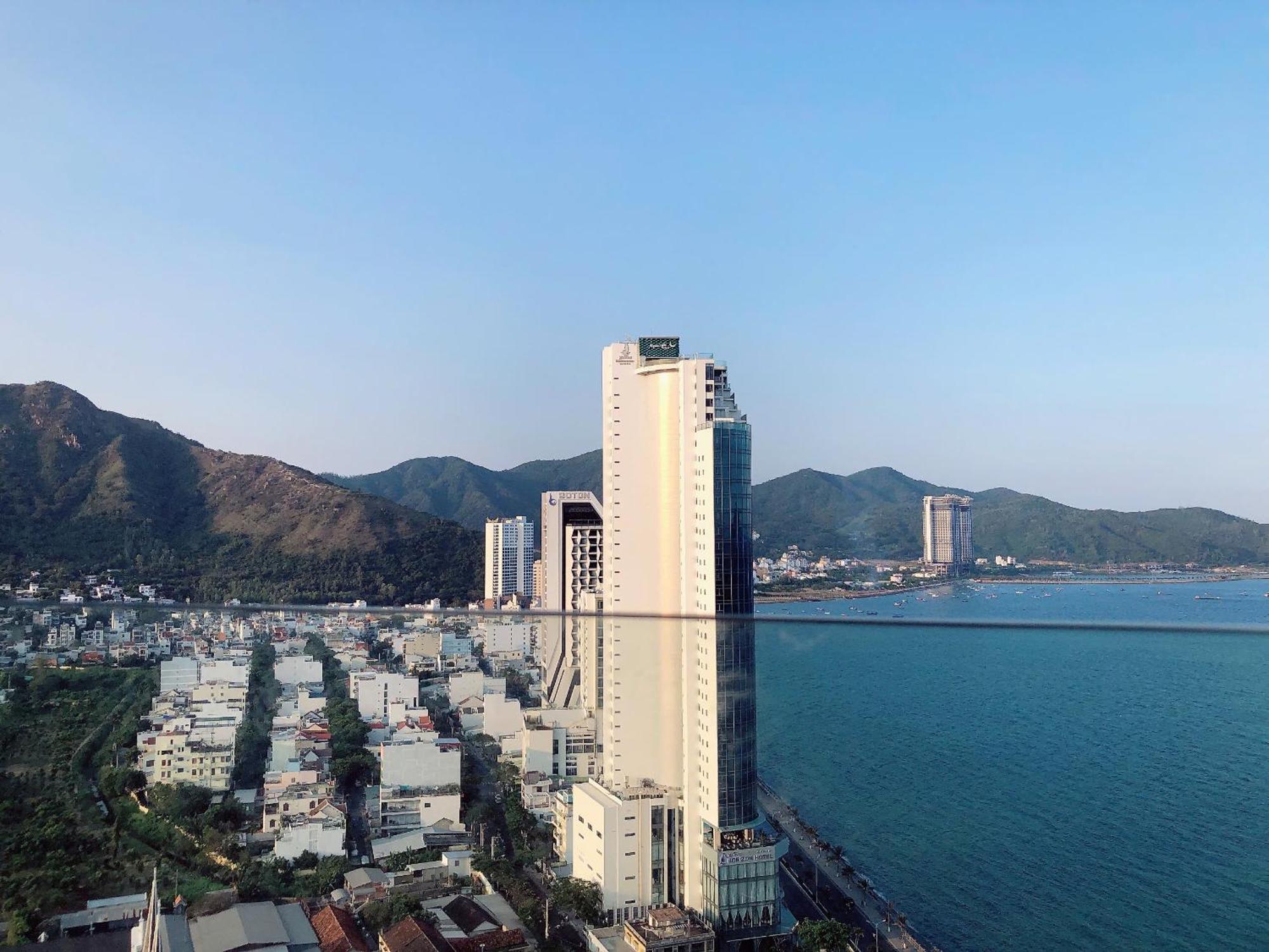 Scenia Bay Oceanfront By Housing Lejlighed Nha Trang Eksteriør billede