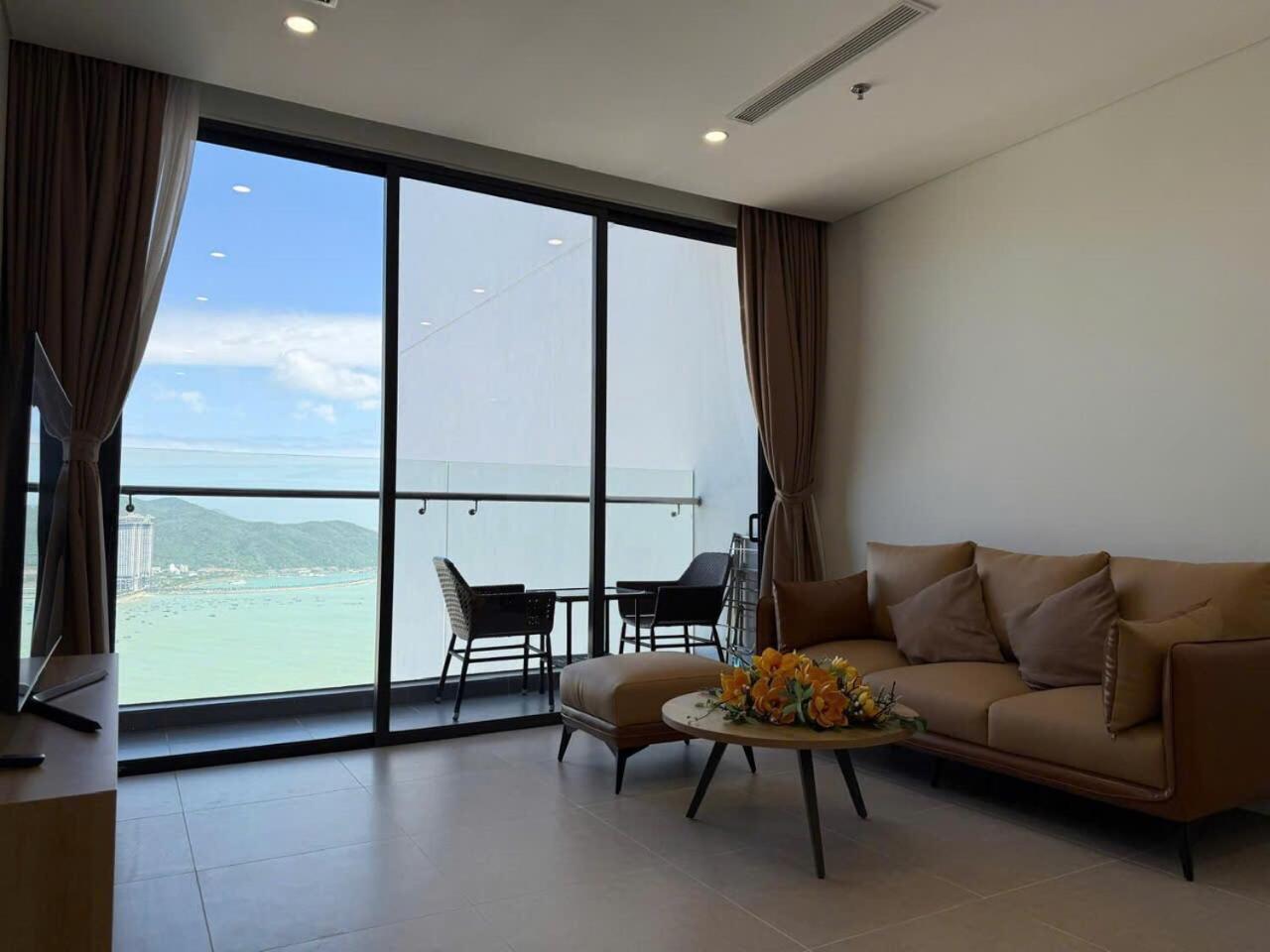 Scenia Bay Oceanfront By Housing Lejlighed Nha Trang Eksteriør billede