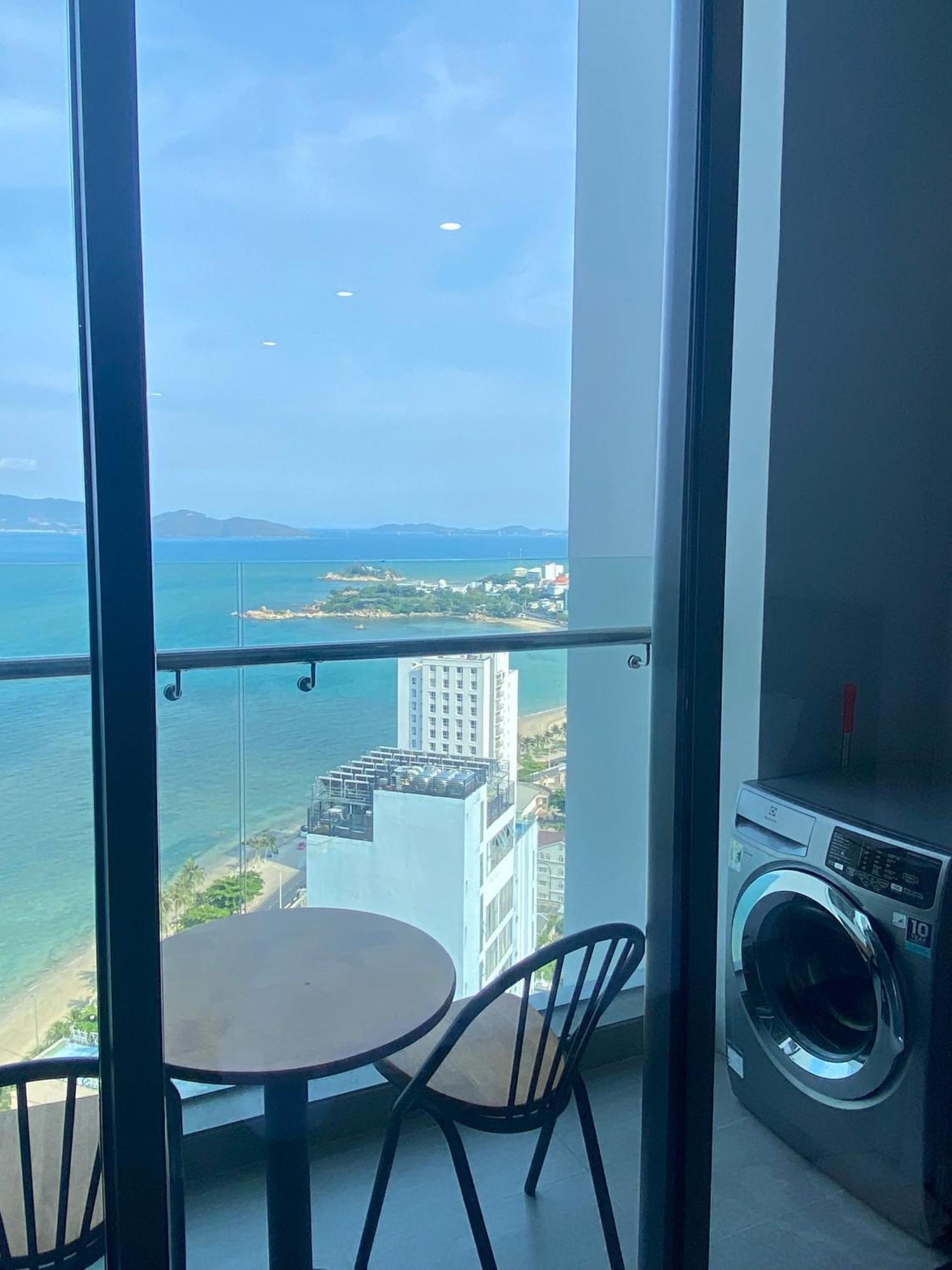 Scenia Bay Oceanfront By Housing Lejlighed Nha Trang Eksteriør billede